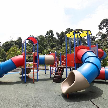Cozy 3-Bedroom Condo With Pool - Seri Kembangan Exterior foto